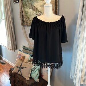 Women’s L off the shoulder blouse